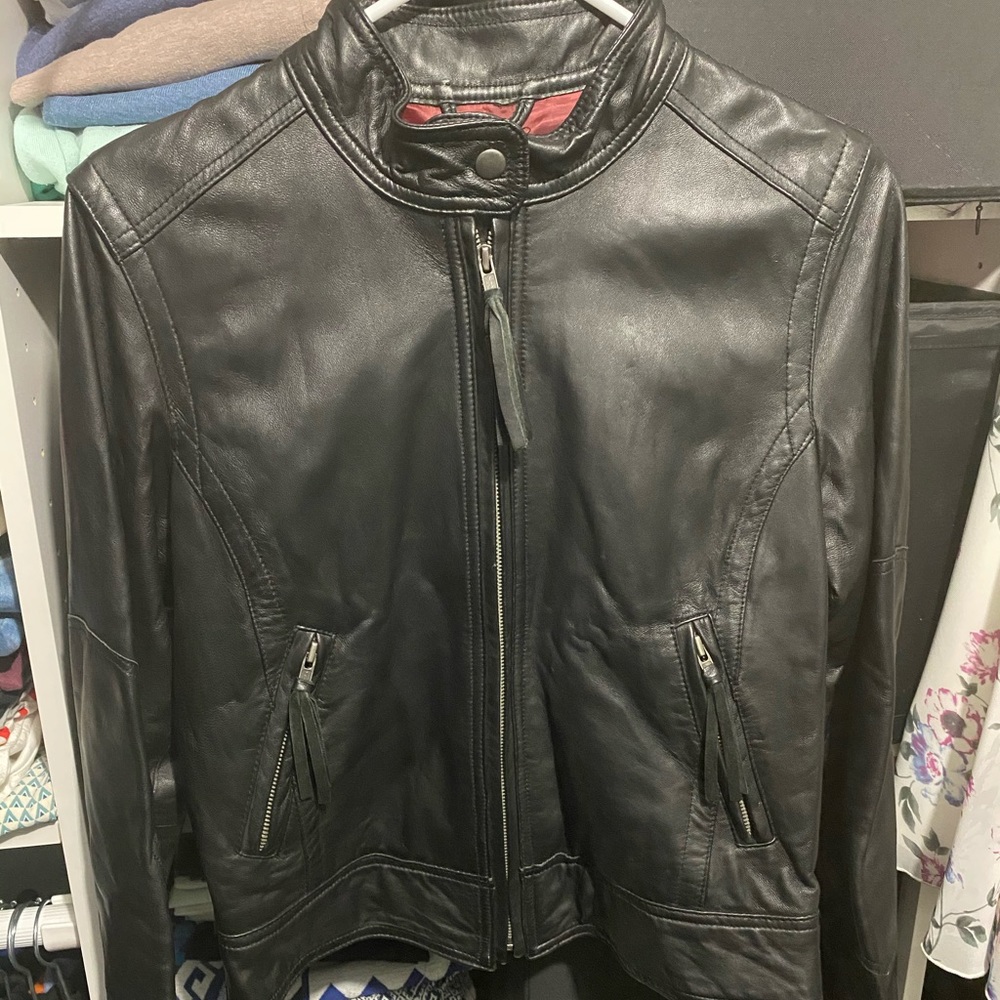 Leather jacket - Picture 2 of 8